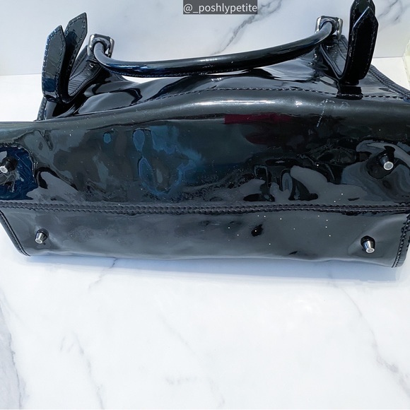 Authentic Burbery black patent shoulder bag - Picture 10 of 17